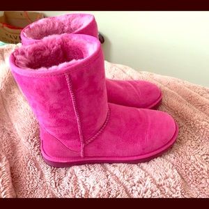Pink Uggs Size 7